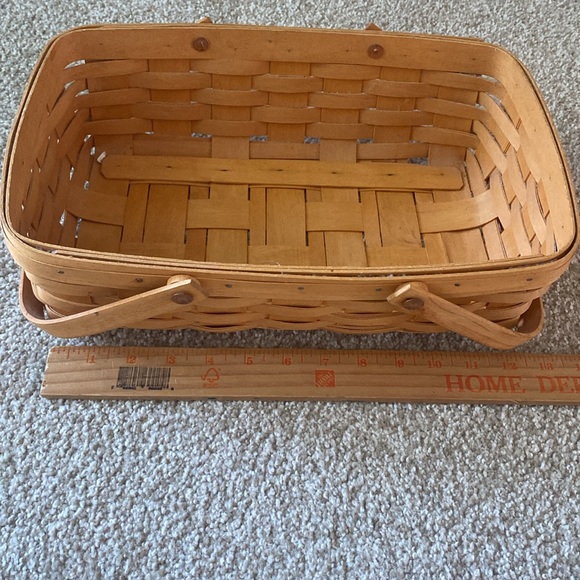 Longaberger serving basket with protector - Picture 6 of 6